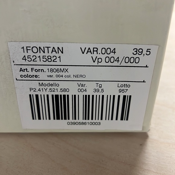 MaxMara Flats
MULTIPLE SIZES AVAILABLE - Picture 7 of 8